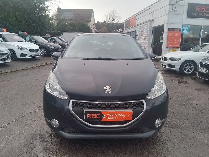 Used Peugeot 208 2015 for sale - 77465272: Photo 2