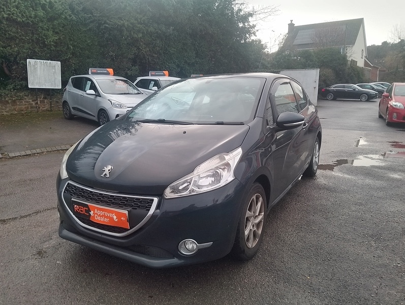Used Peugeot 208 2015 for sale - 77465272: Photo 3