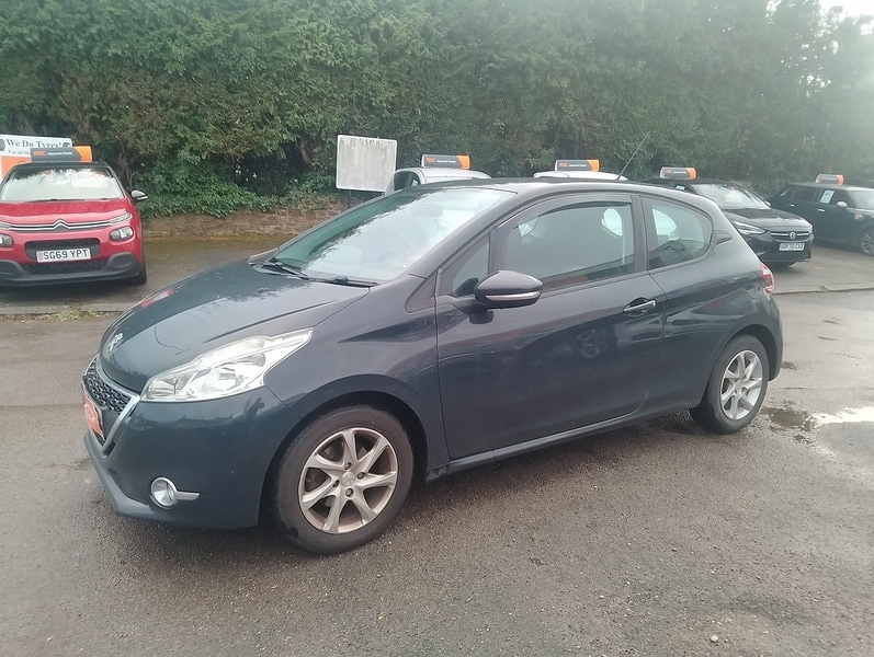 Used Peugeot 208 2015 for sale - 77465272: Photo 4