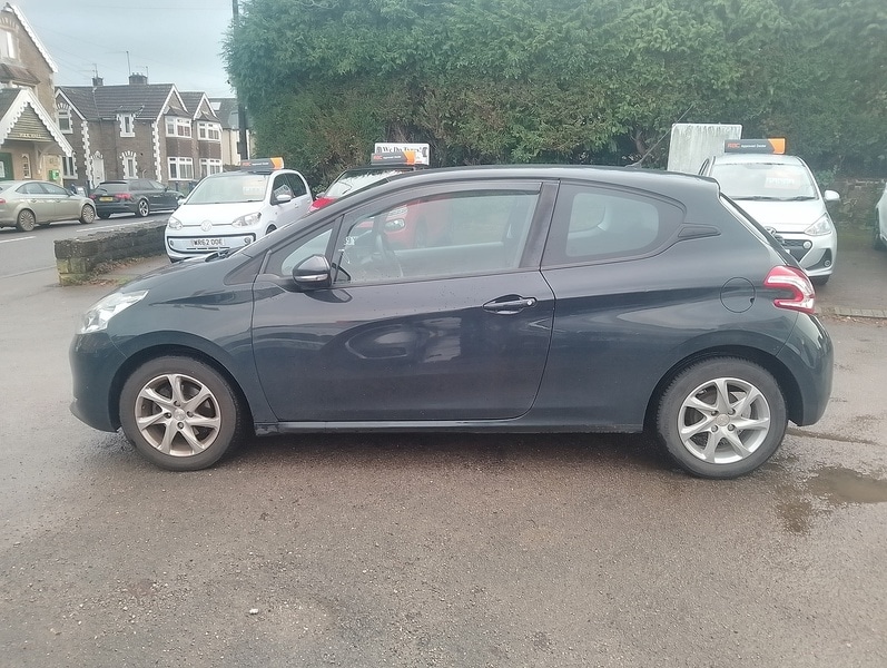 Used Peugeot 208 2015 for sale - 77465272: Photo 5