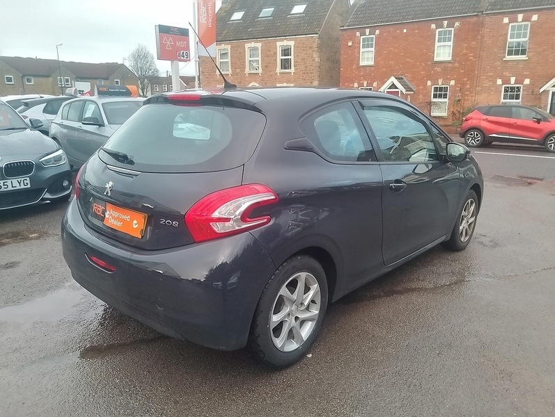 Used Peugeot 208 2015 for sale - 77465272: Photo 8