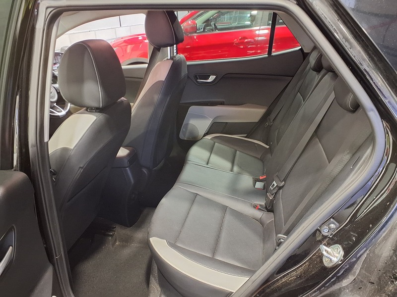 Used Kia Stonic 2018 for sale - 78016701: Photo 10