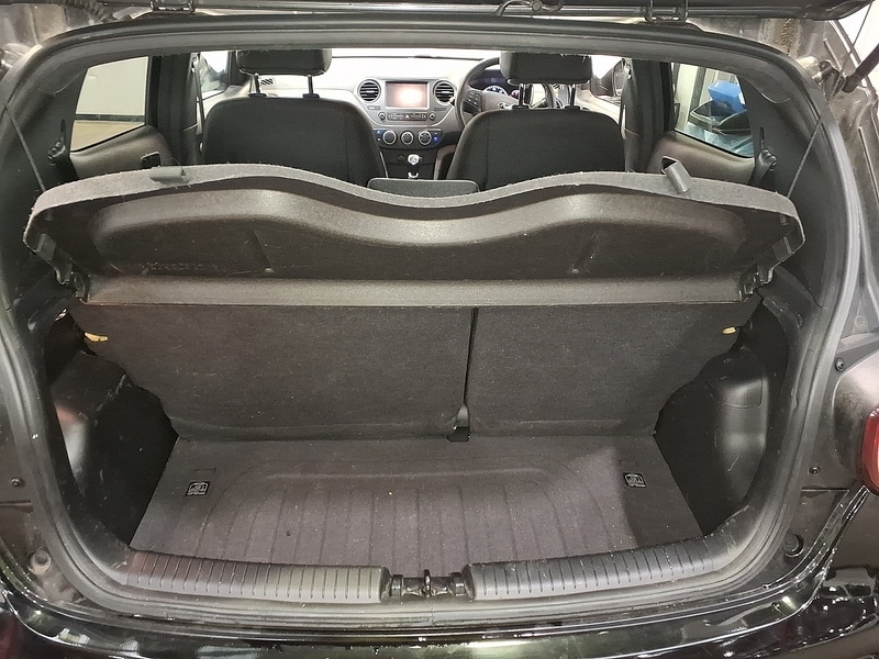 Used Hyundai i10 2019 for sale - 77437830: Photo 9