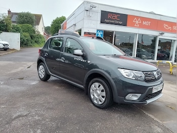Used Dacia Sandero Stepway 2017 for sale - 78997029: Photo