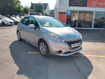 Used Peugeot 208 2013 for sale - 79194335: Photo