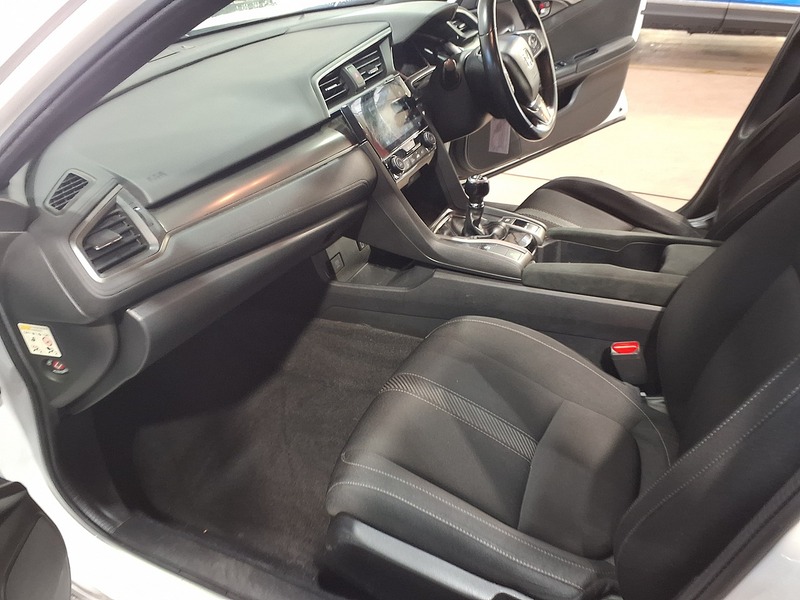 Used Honda Civic 2017 for sale - 77490726: Photo 8