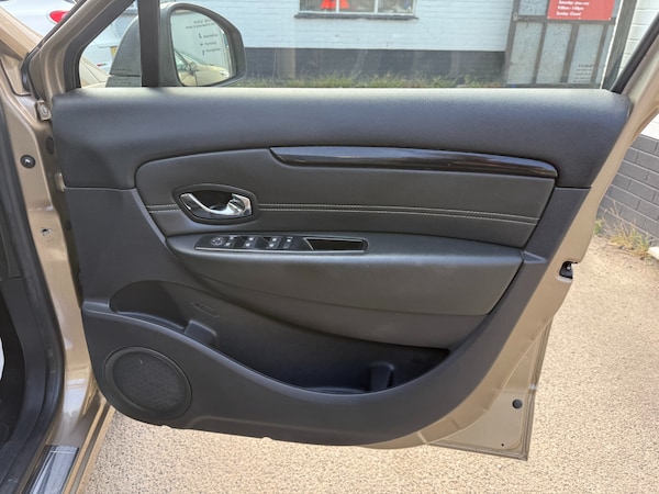 Used Renault Grand Scenic 2013 for sale - 75537488: Photo 17