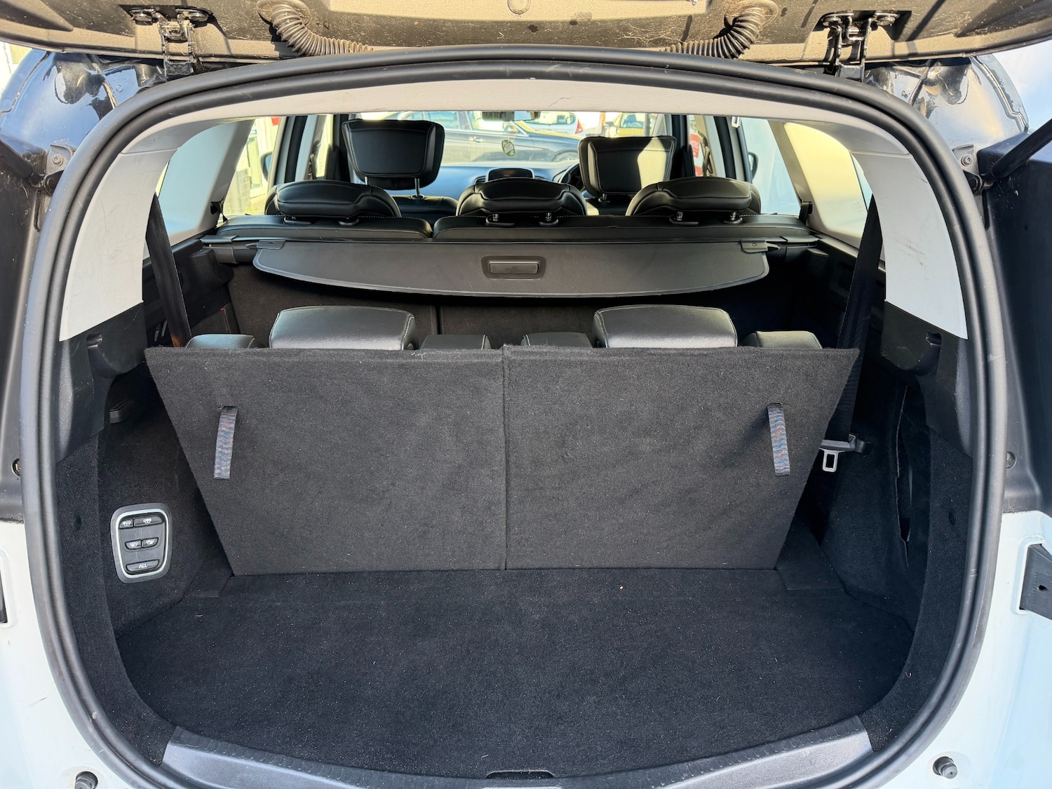 Used Renault Grand Scenic 2017 for sale - 77221384: Photo 24