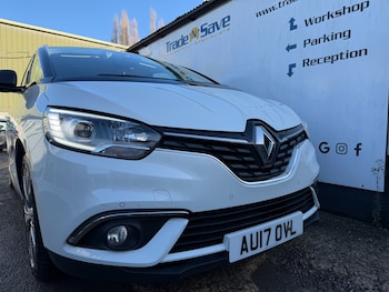 Used Renault Grand Scenic 2017 for sale - 77221384: Photo