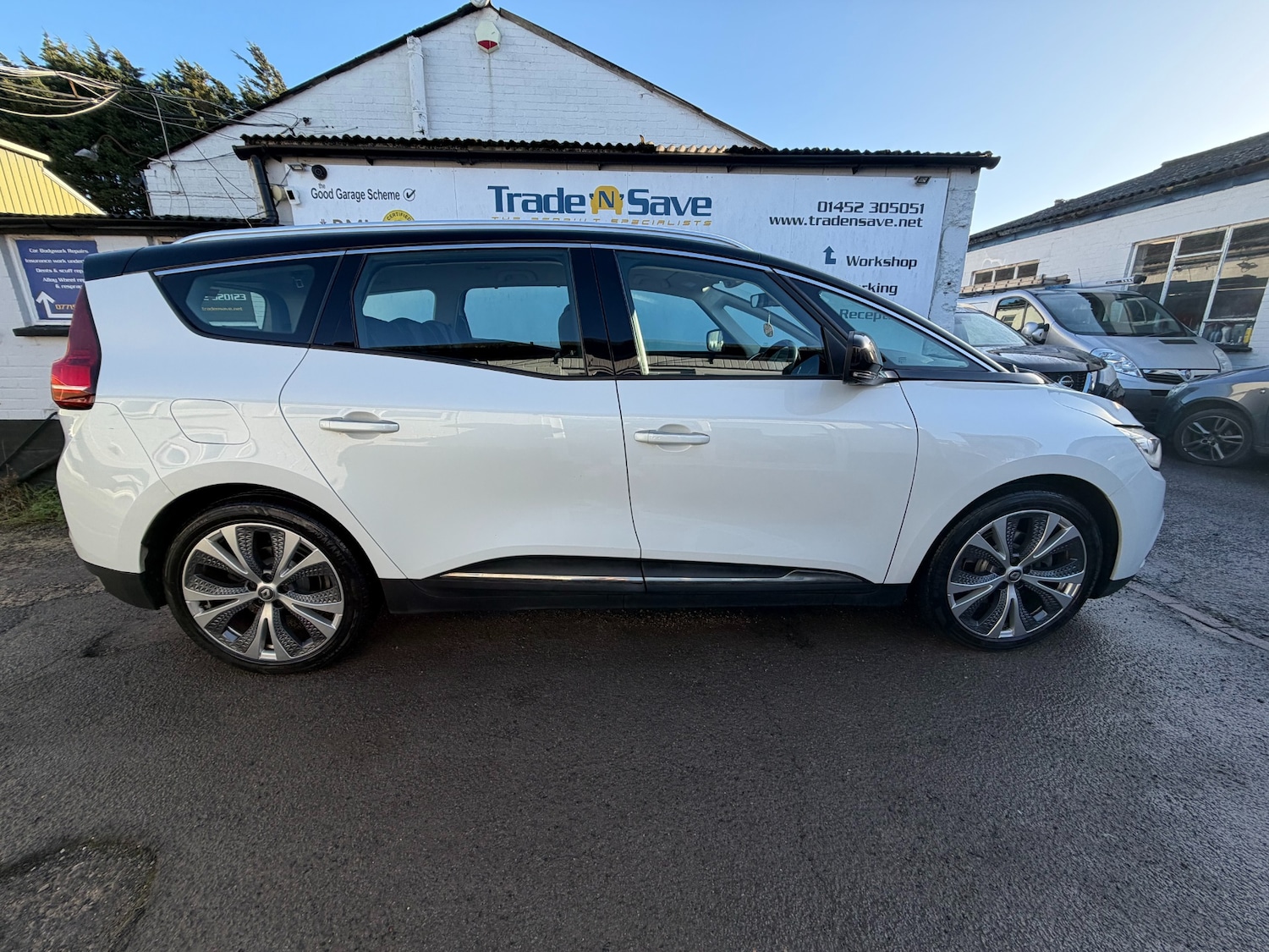 Used Renault Grand Scenic 2017 for sale - 77221384: Photo 3