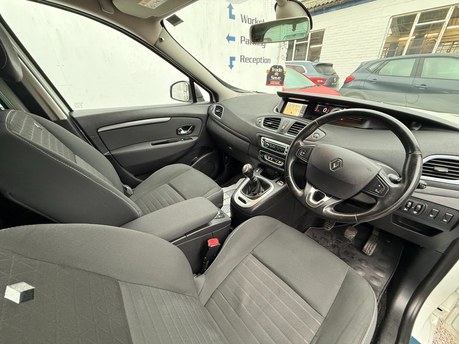 Used Renault Grand Scenic 2015 for sale - 76488500: Photo 10