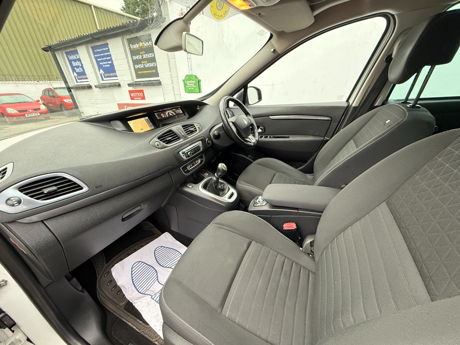 Used Renault Grand Scenic 2015 for sale - 76488500: Photo 11