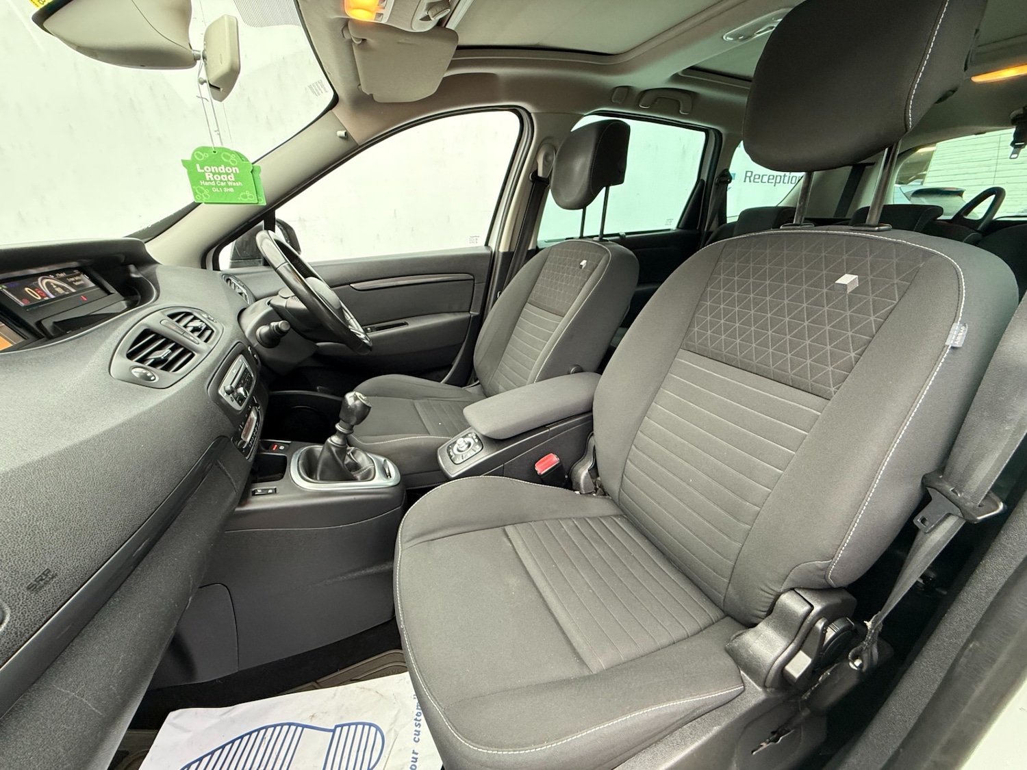 Used Renault Grand Scenic 2015 for sale - 76488500: Photo 12