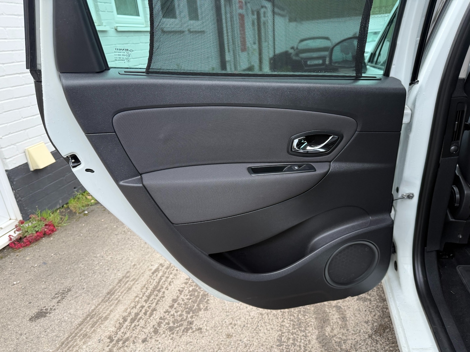 Used Renault Grand Scenic 2015 for sale - 76488500: Photo 17