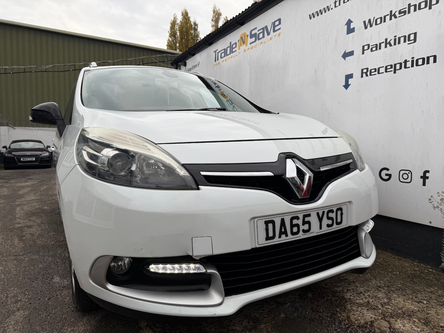 Used Renault Grand Scenic 2015 for sale - 76488500: Photo 2
