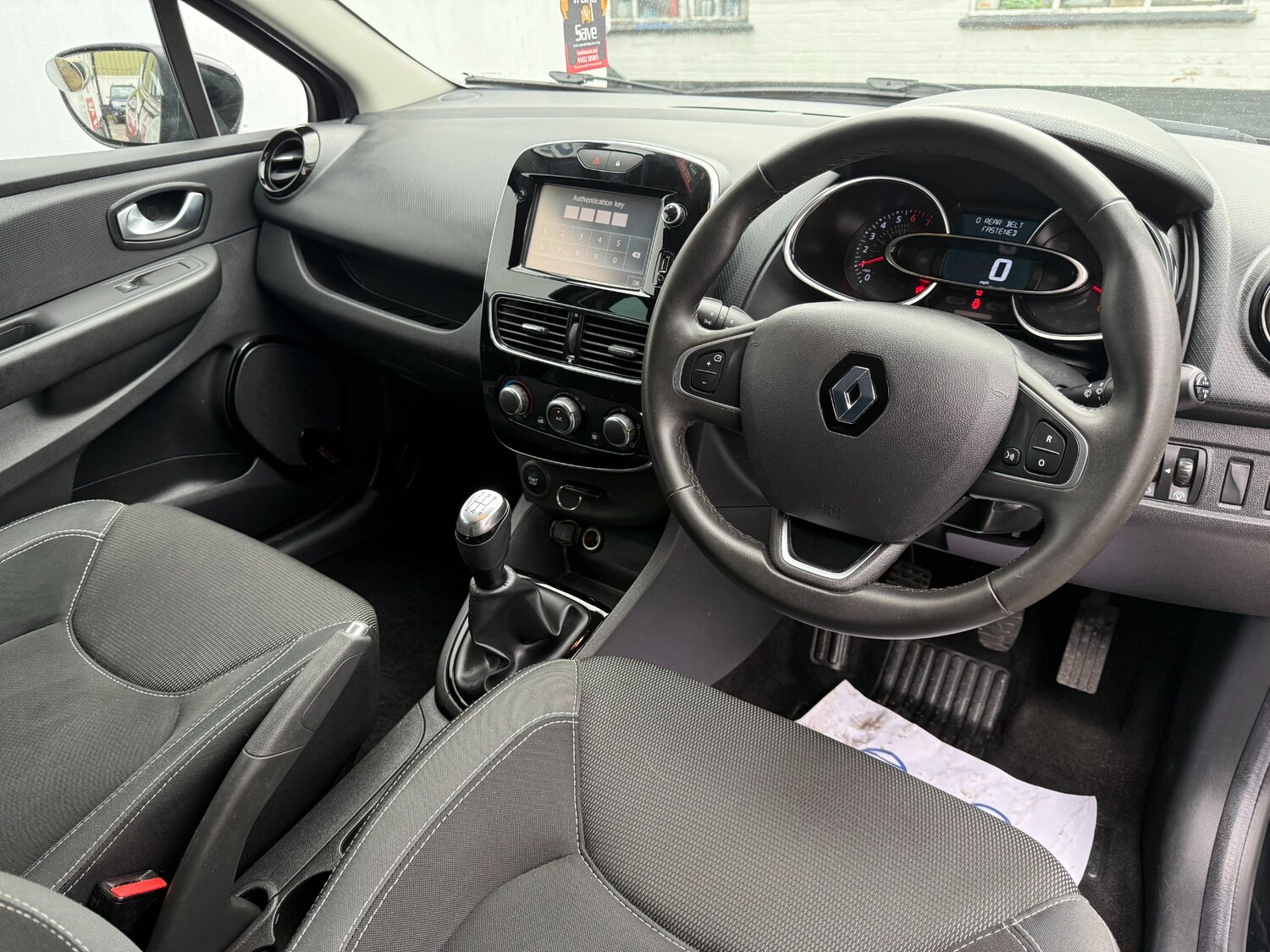 Used Renault Clio 2018 for sale - 76877687: Photo 13