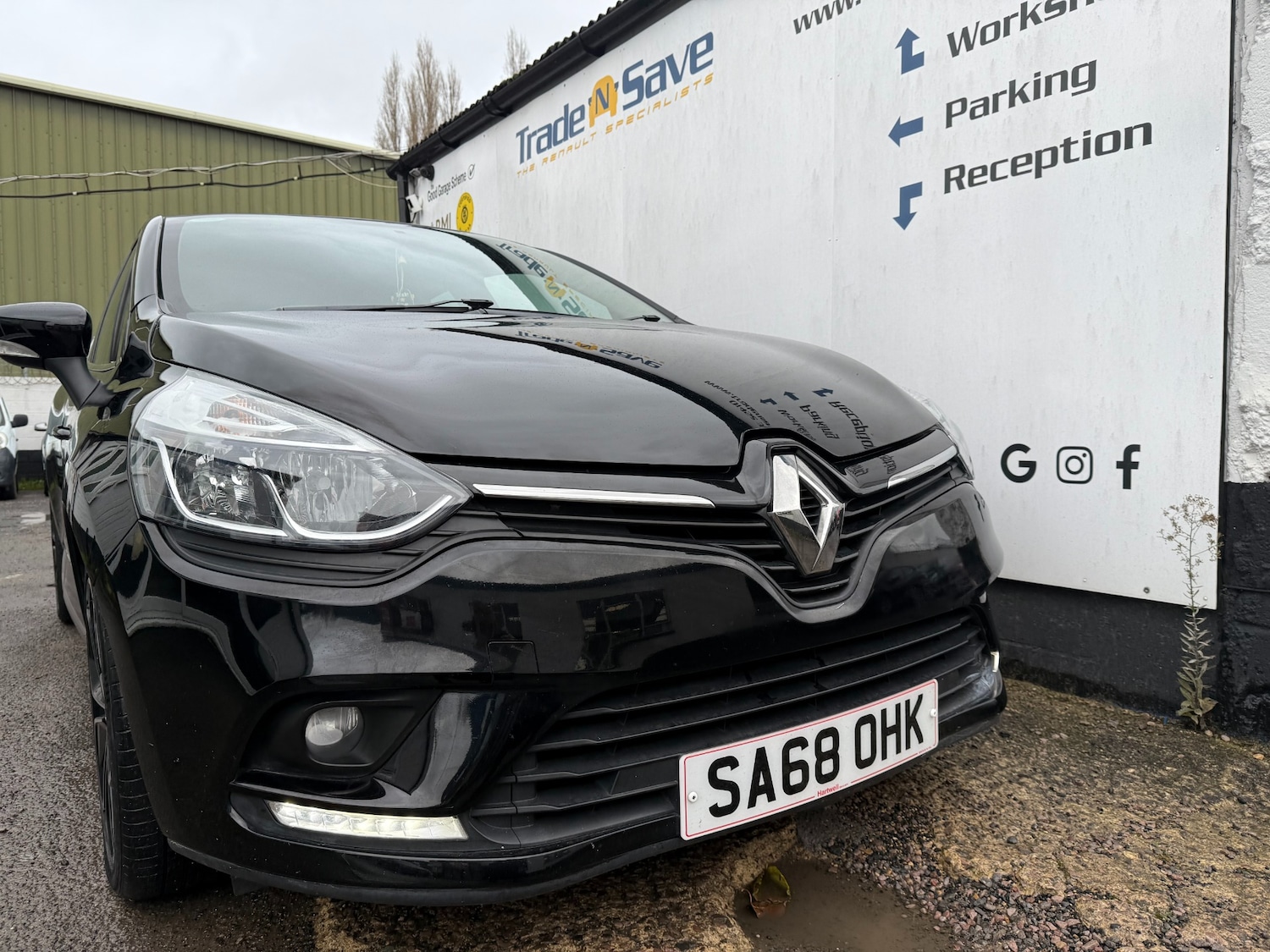Used Renault Clio 2018 for sale - 76877687: Photo 2