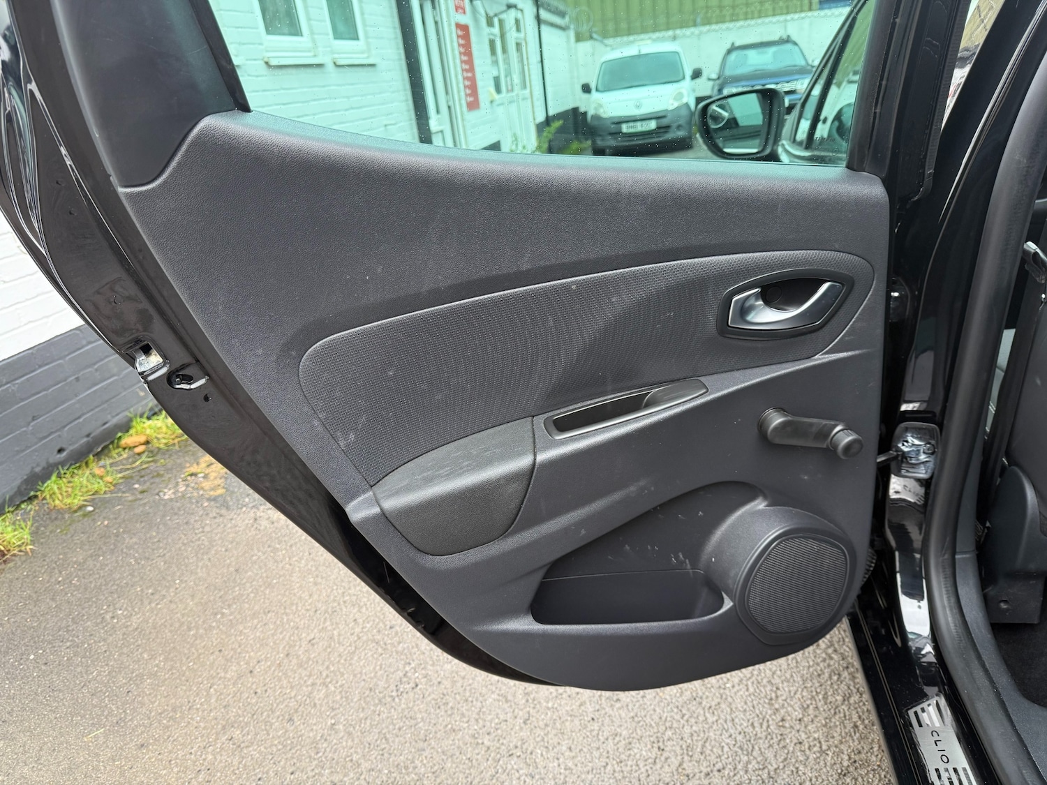 Used Renault Clio 2018 for sale - 76877687: Photo 21