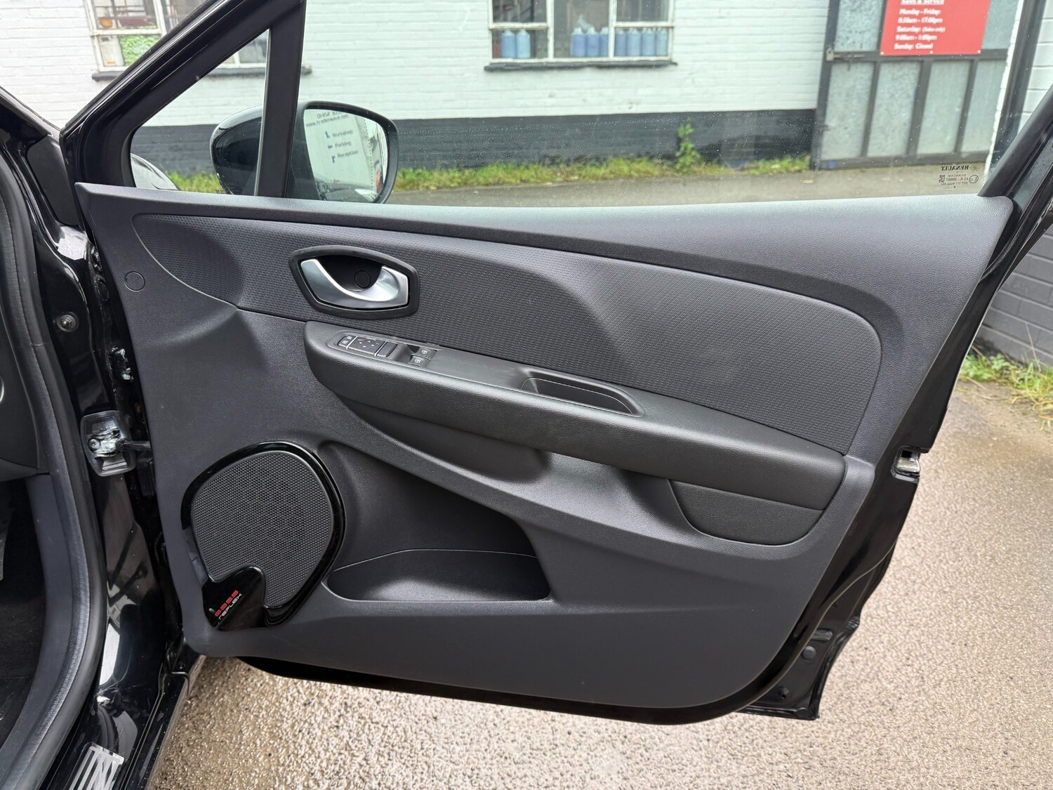 Used Renault Clio 2018 for sale - 76877687: Photo 22