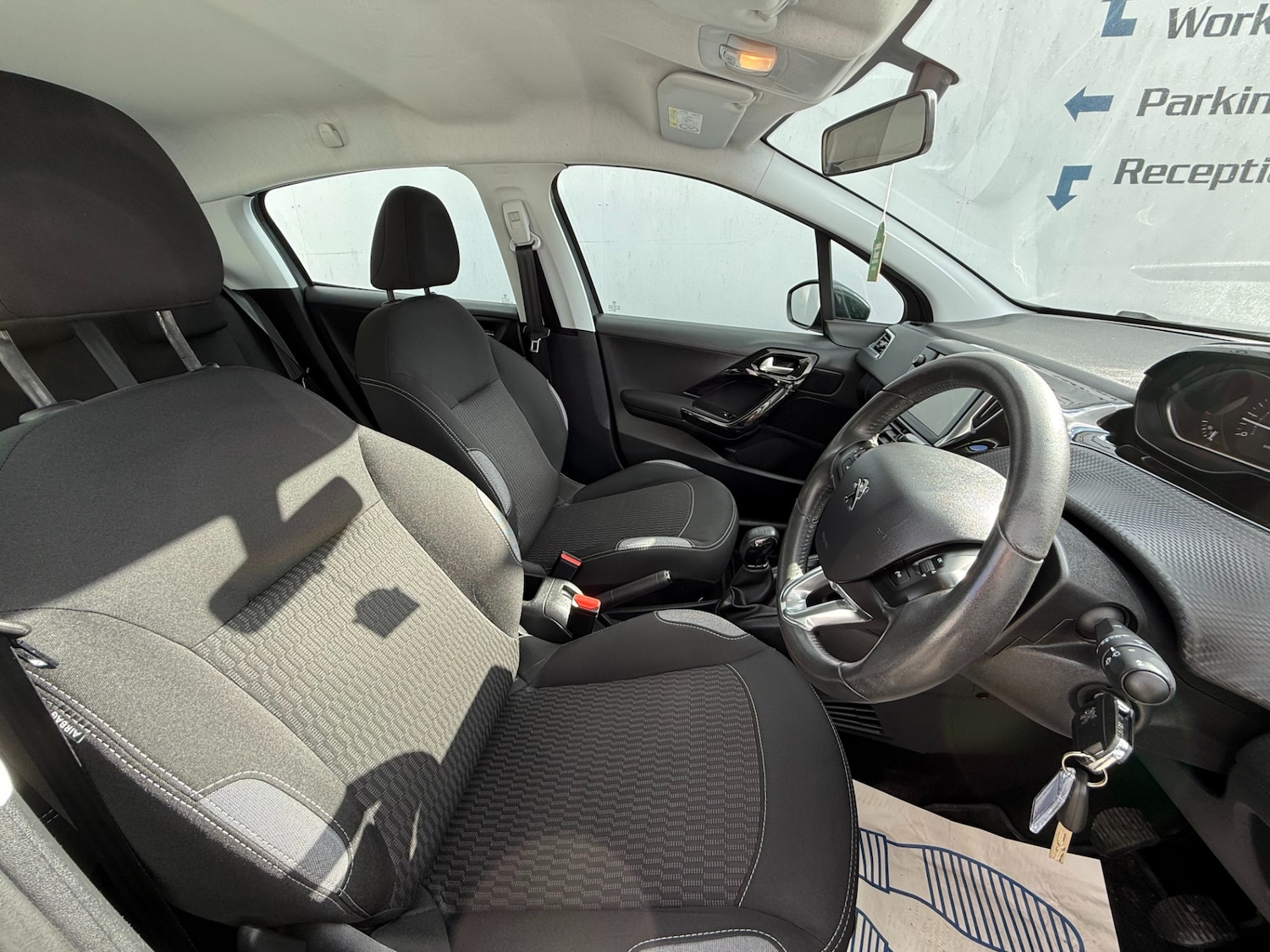 Used Peugeot 208 2016 for sale - 76218022: Photo 15