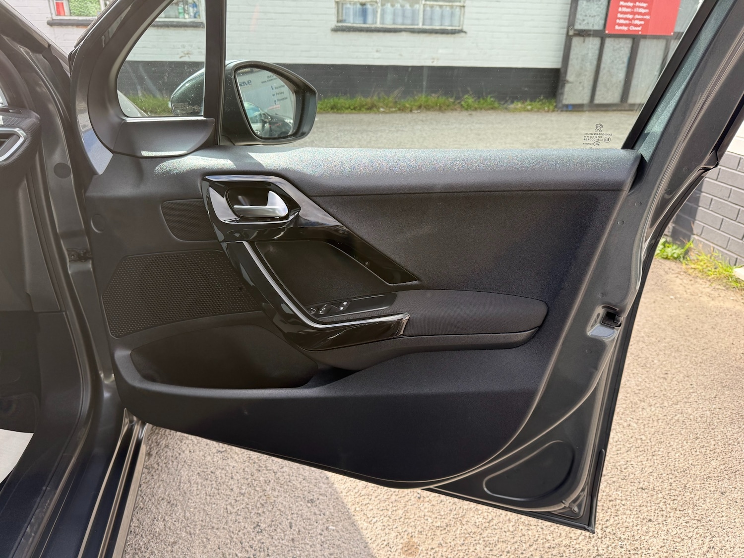 Used Peugeot 208 2016 for sale - 76218022: Photo 21