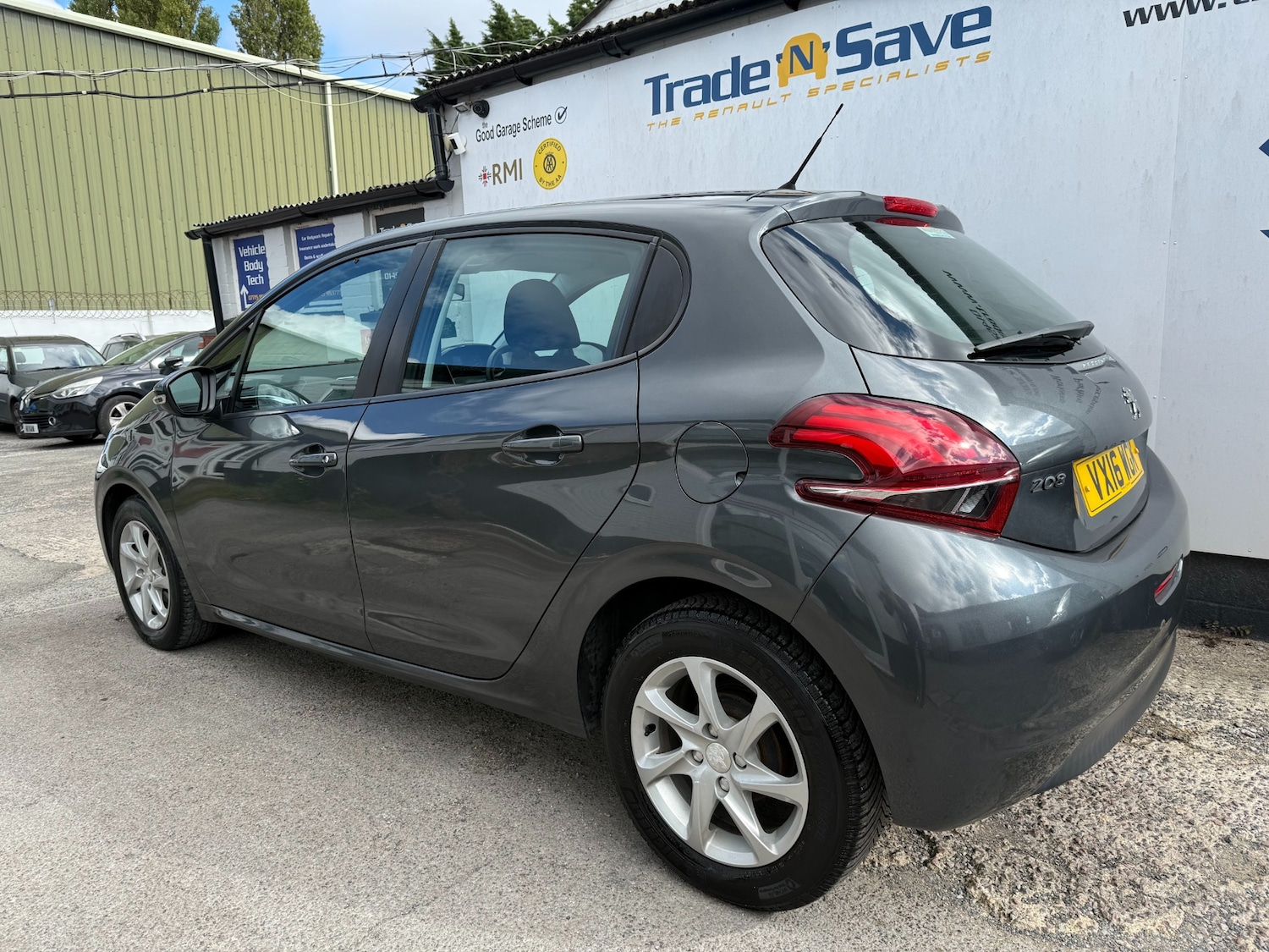 Used Peugeot 208 2016 for sale - 76218022: Photo 8