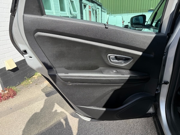 Used Renault Scenic 2017 for sale - 76206234: Photo 23