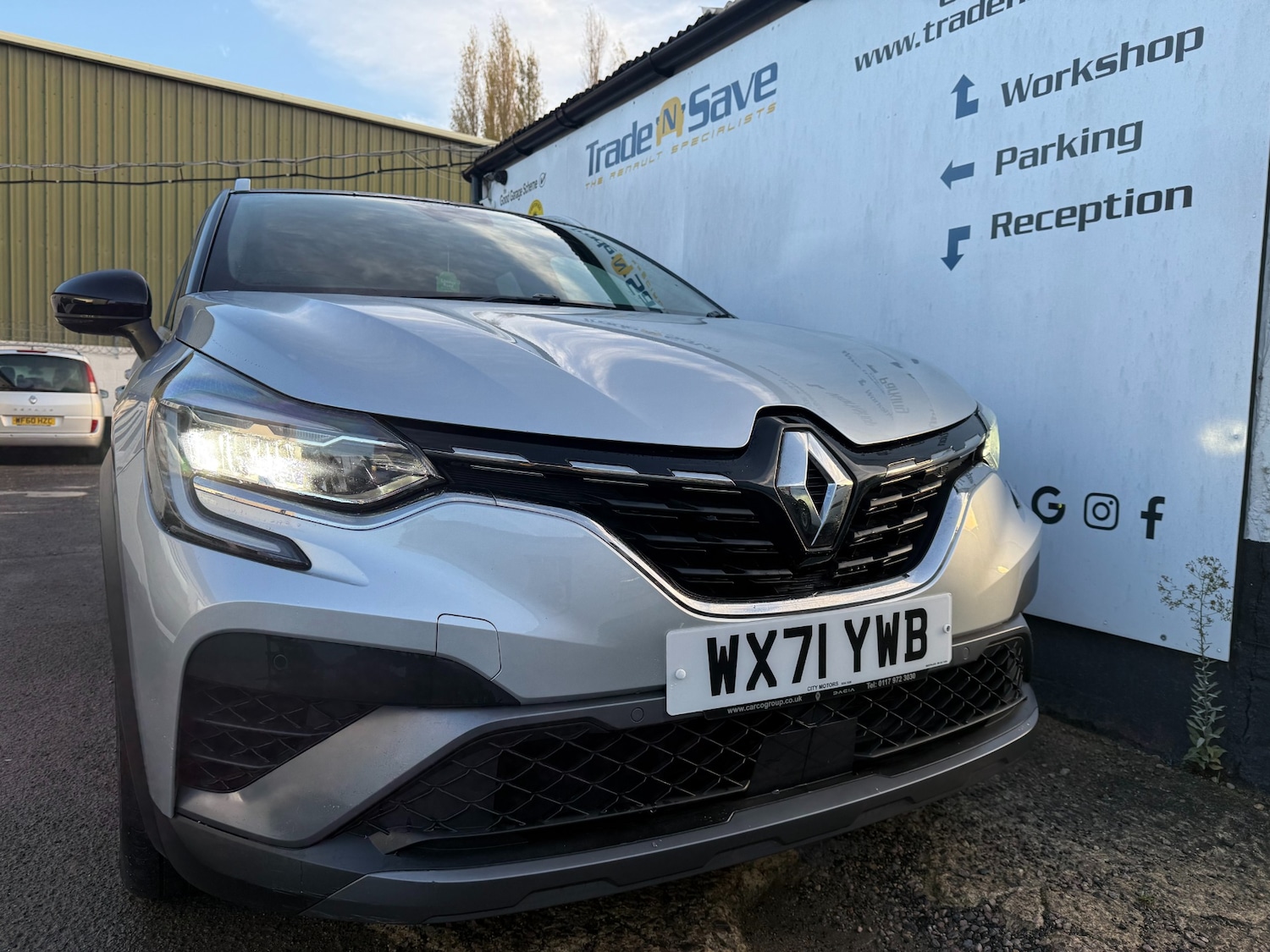 Used Renault Captur 2021 for sale - 76576755: Photo 2