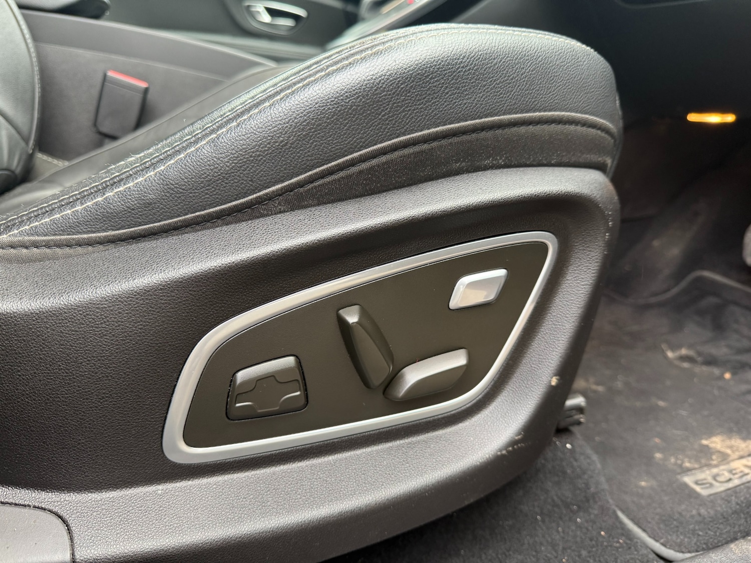 Used Renault Grand Scenic 2019 for sale - 76877421: Photo 24