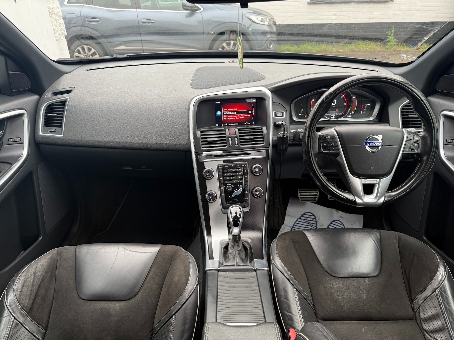 Used Volvo XC60 2017 for sale - 76718887: Photo 12