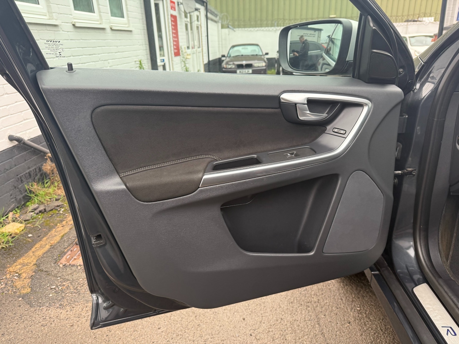 Used Volvo XC60 2017 for sale - 76718887: Photo 21