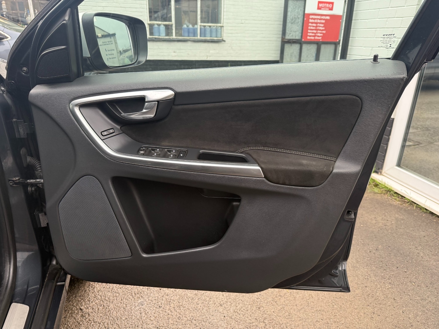 Used Volvo XC60 2017 for sale - 76718887: Photo 22