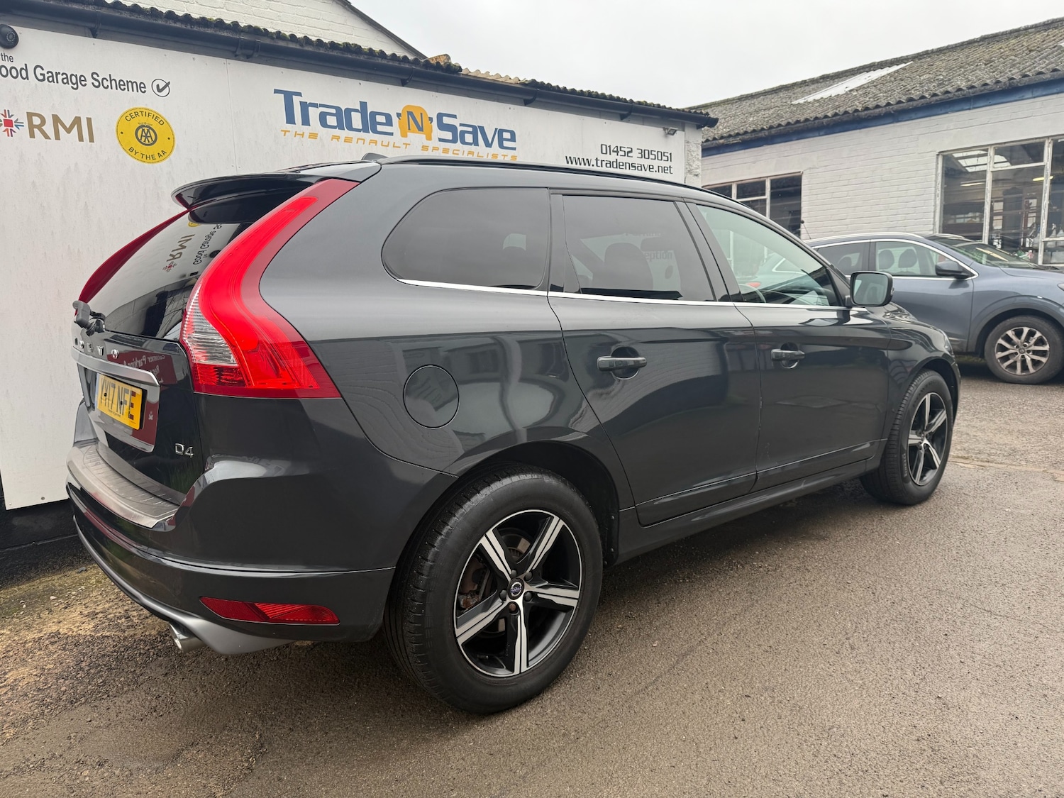Used Volvo XC60 2017 for sale - 76718887: Photo 4