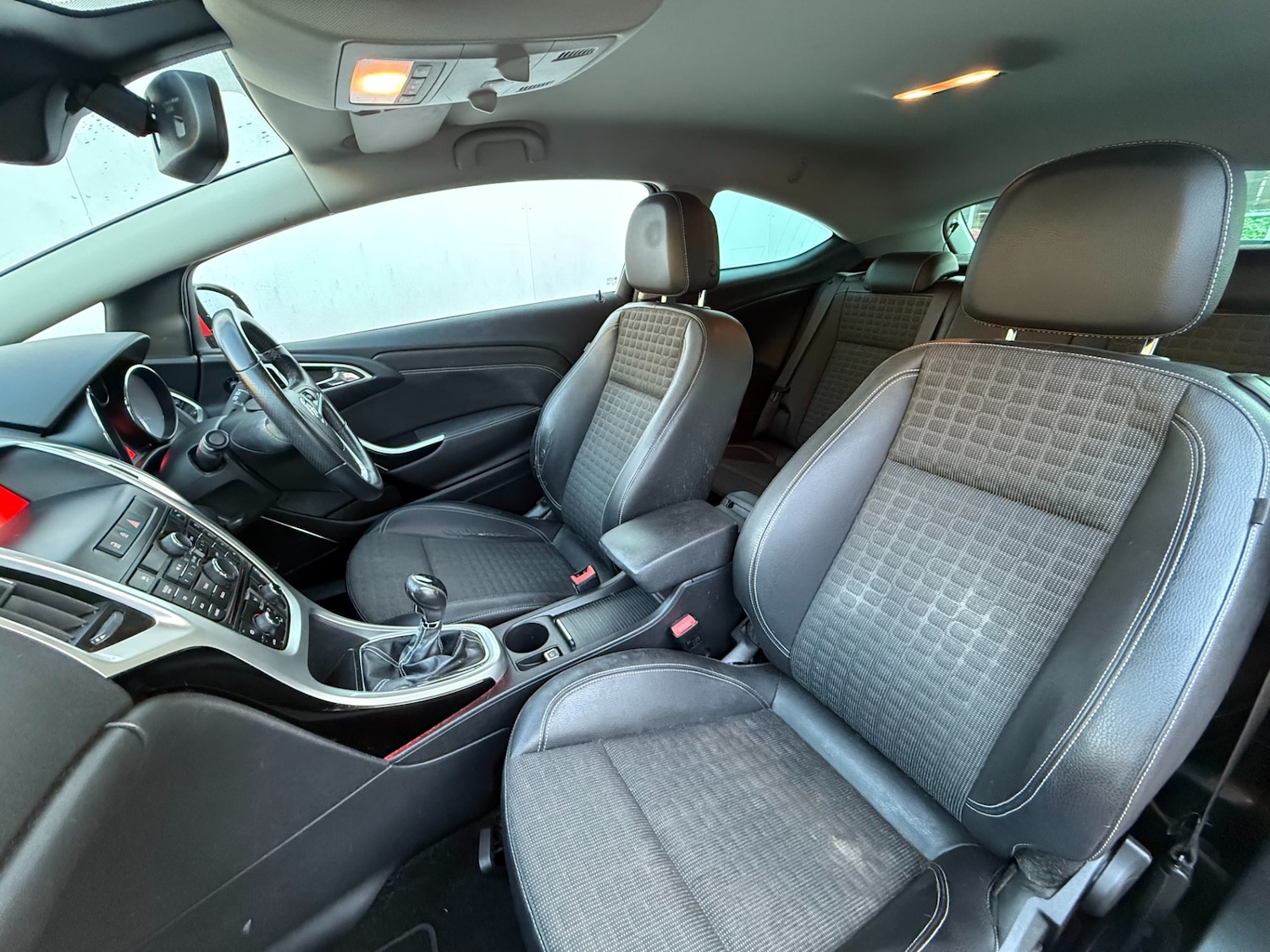 Used Vauxhall Astra GTC 2012 for sale - 76640681: Photo 17