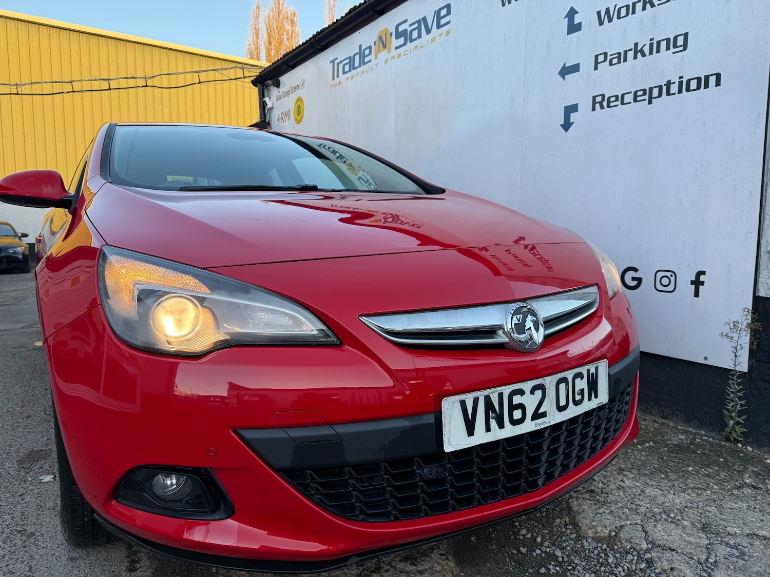Used Vauxhall Astra GTC 2012 for sale - 76640681: Photo 2