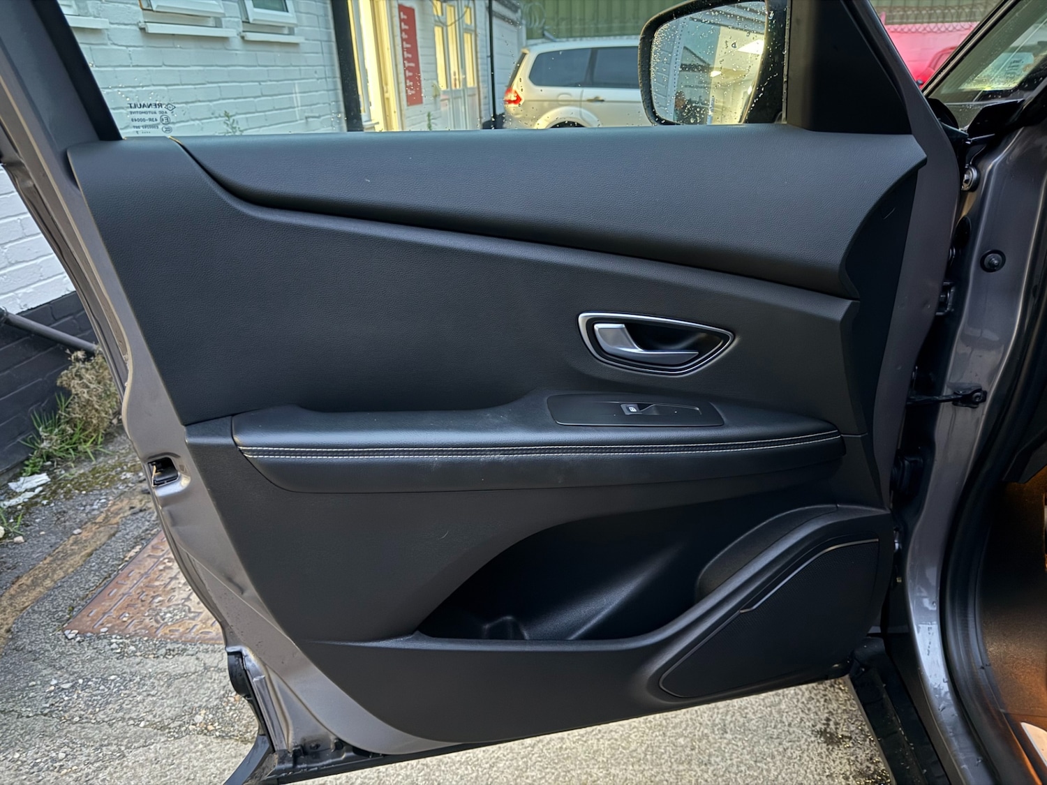 Used Renault Scenic 2017 for sale - 76345142: Photo 17