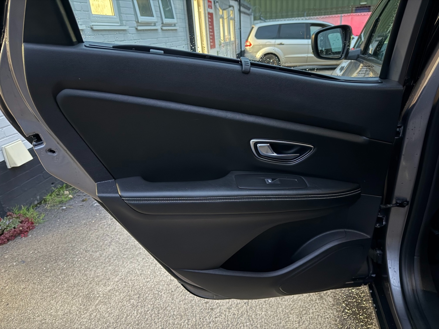 Used Renault Scenic 2017 for sale - 76345142: Photo 19