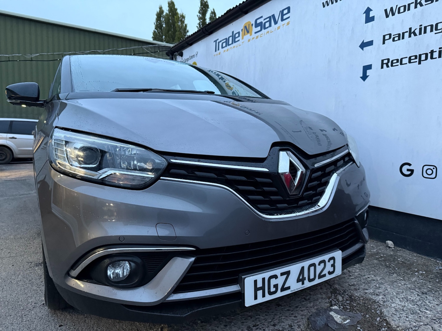 Used Renault Scenic 2017 for sale - 76345142: Photo 2