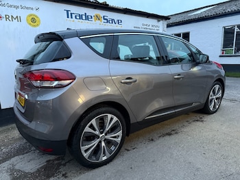 Used Renault Scenic 2017 for sale - 76345142: Photo
