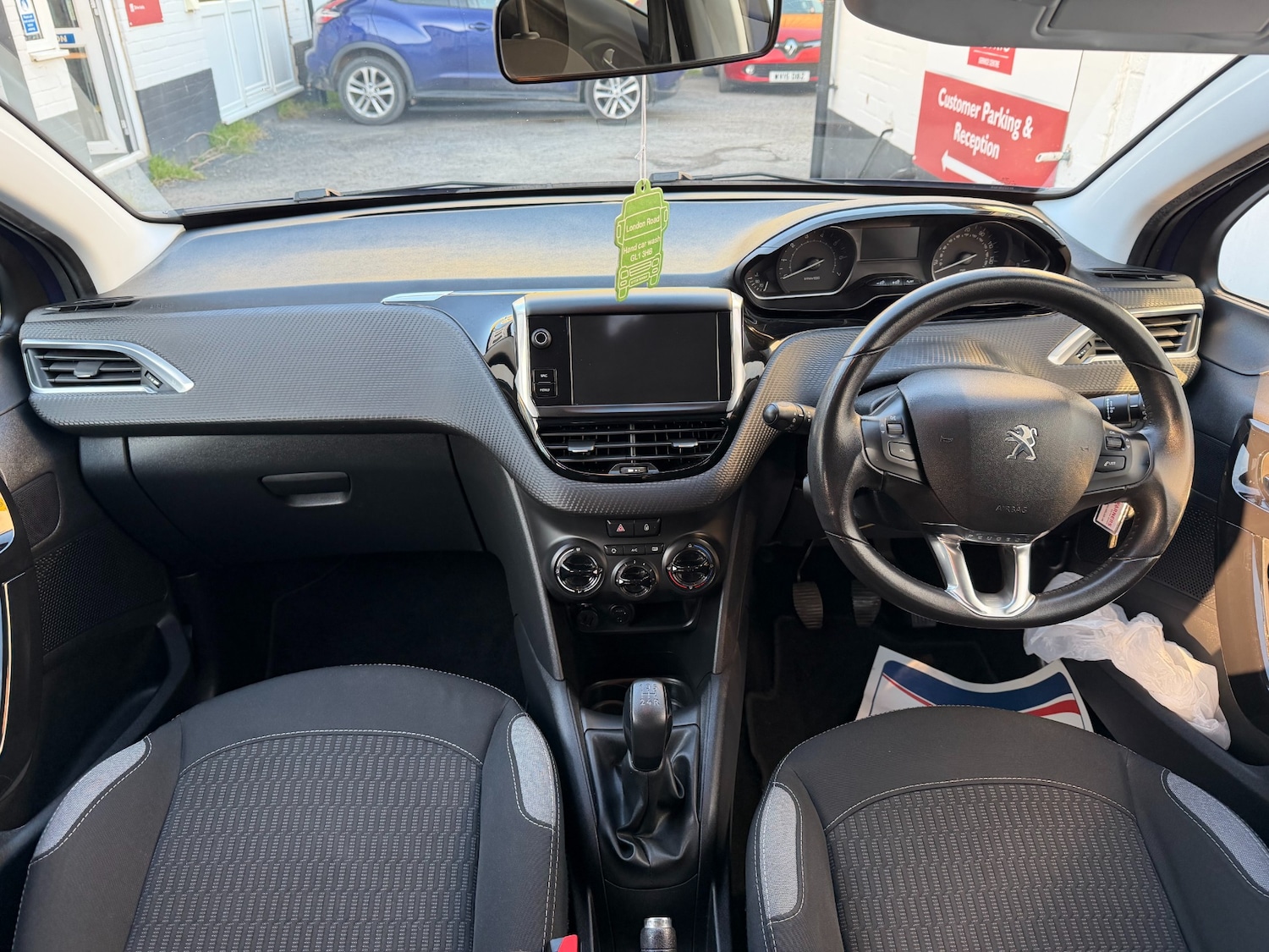 Used Peugeot 208 2015 for sale - 77931734: Photo 12