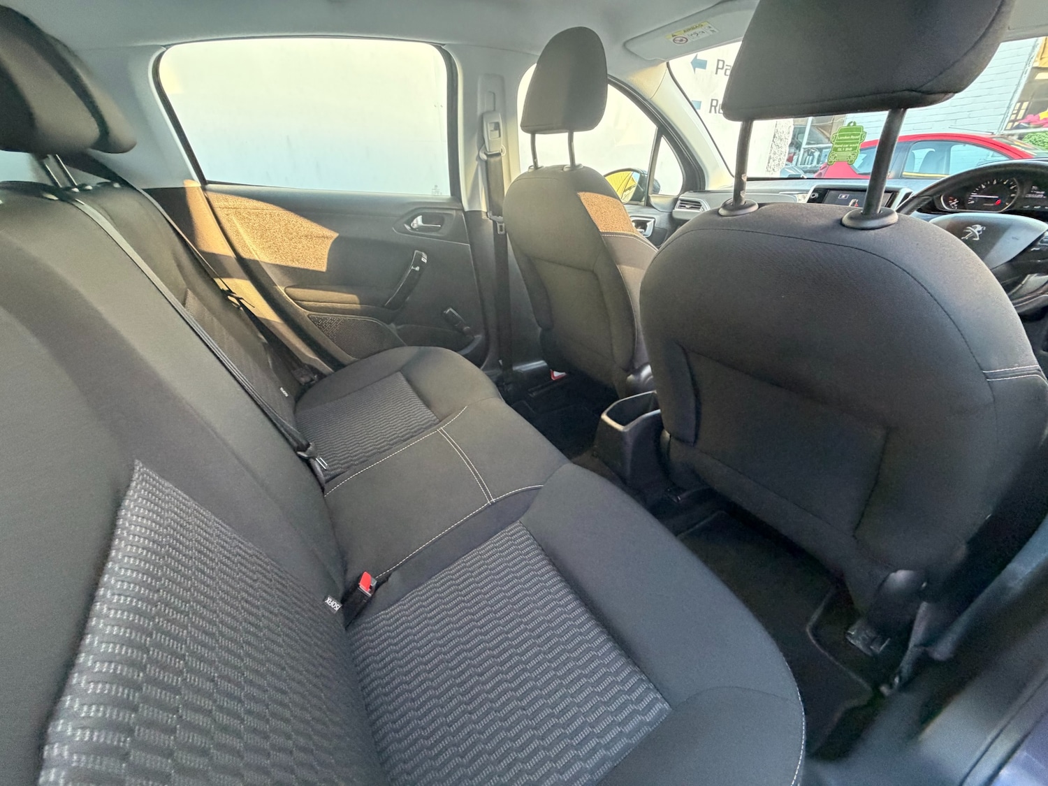 Used Peugeot 208 2015 for sale - 77931734: Photo 18