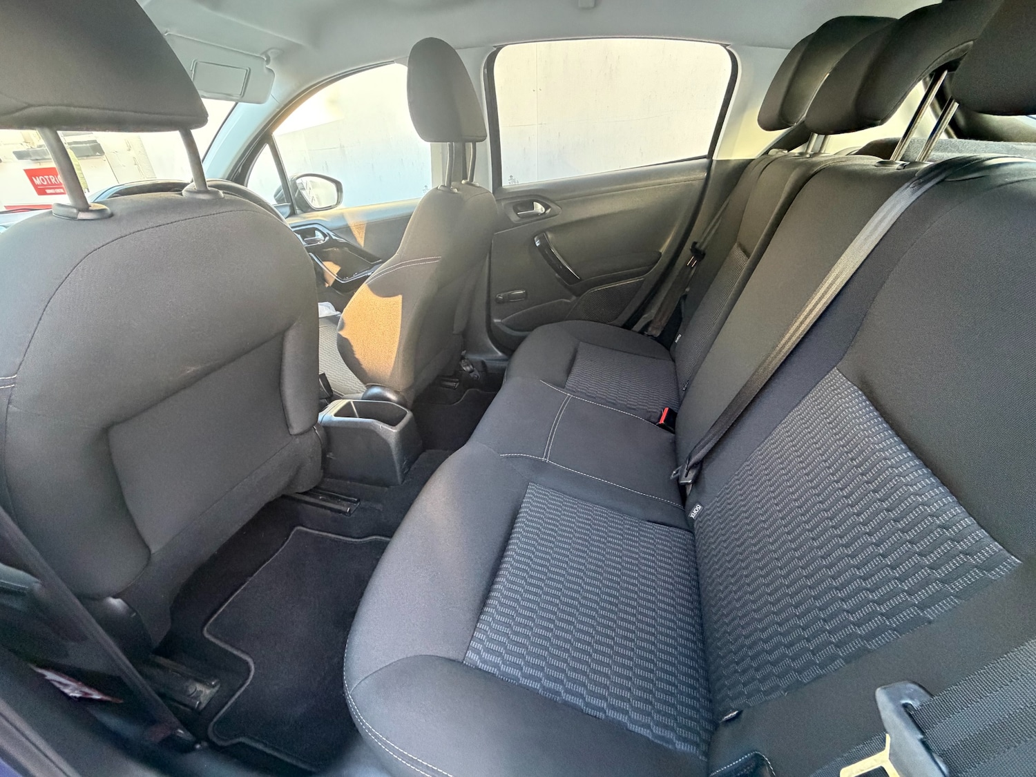 Used Peugeot 208 2015 for sale - 77931734: Photo 19