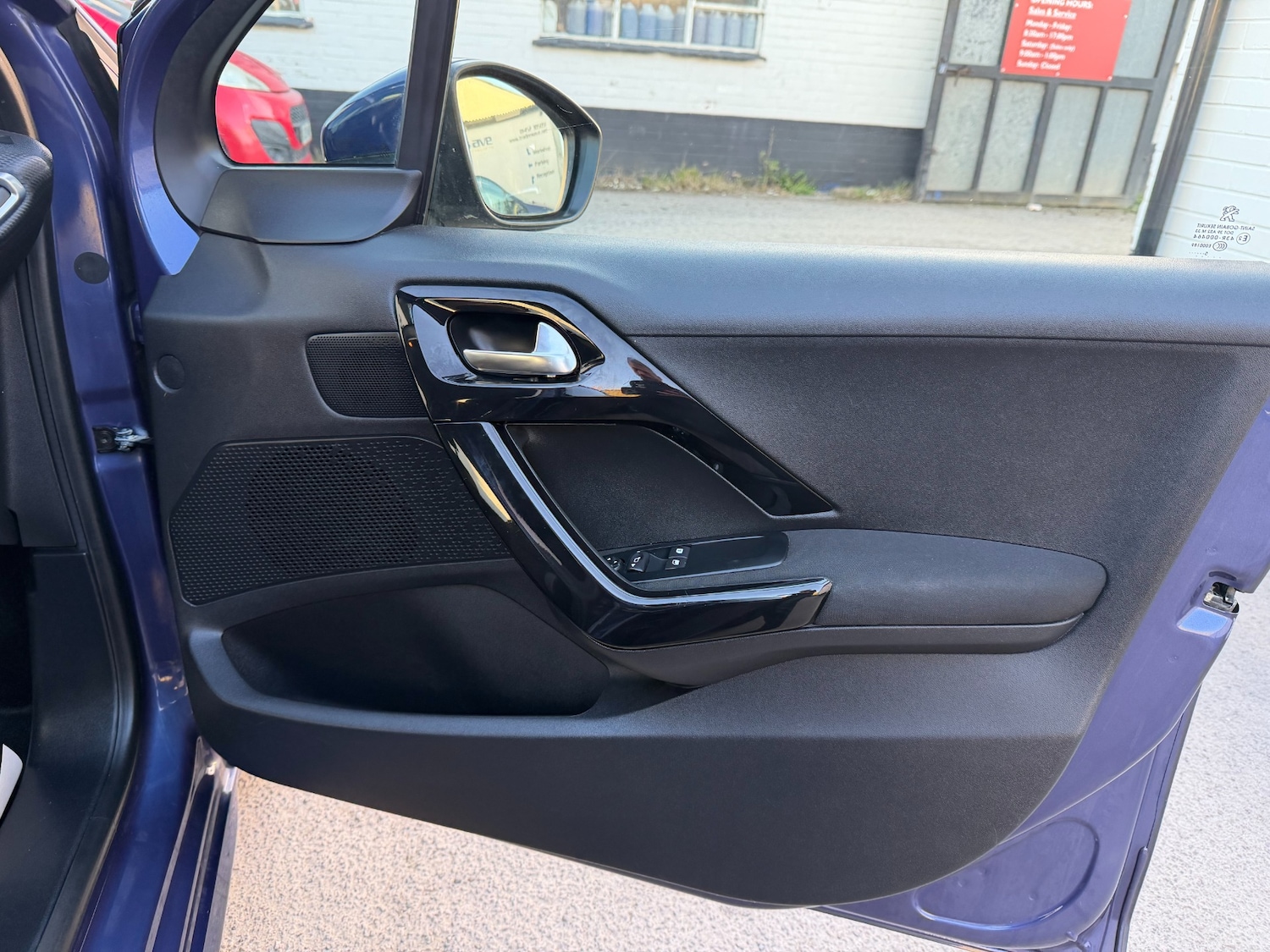 Used Peugeot 208 2015 for sale - 77931734: Photo 22