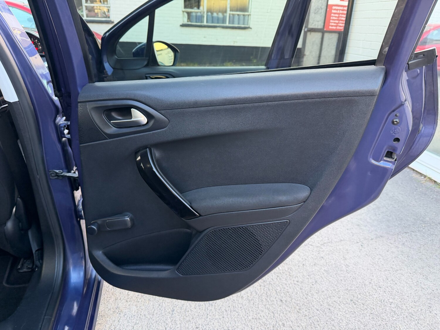 Used Peugeot 208 2015 for sale - 77931734: Photo 23