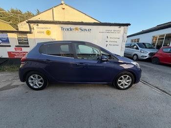 Used Peugeot 208 2015 for sale - 77931734: Photo