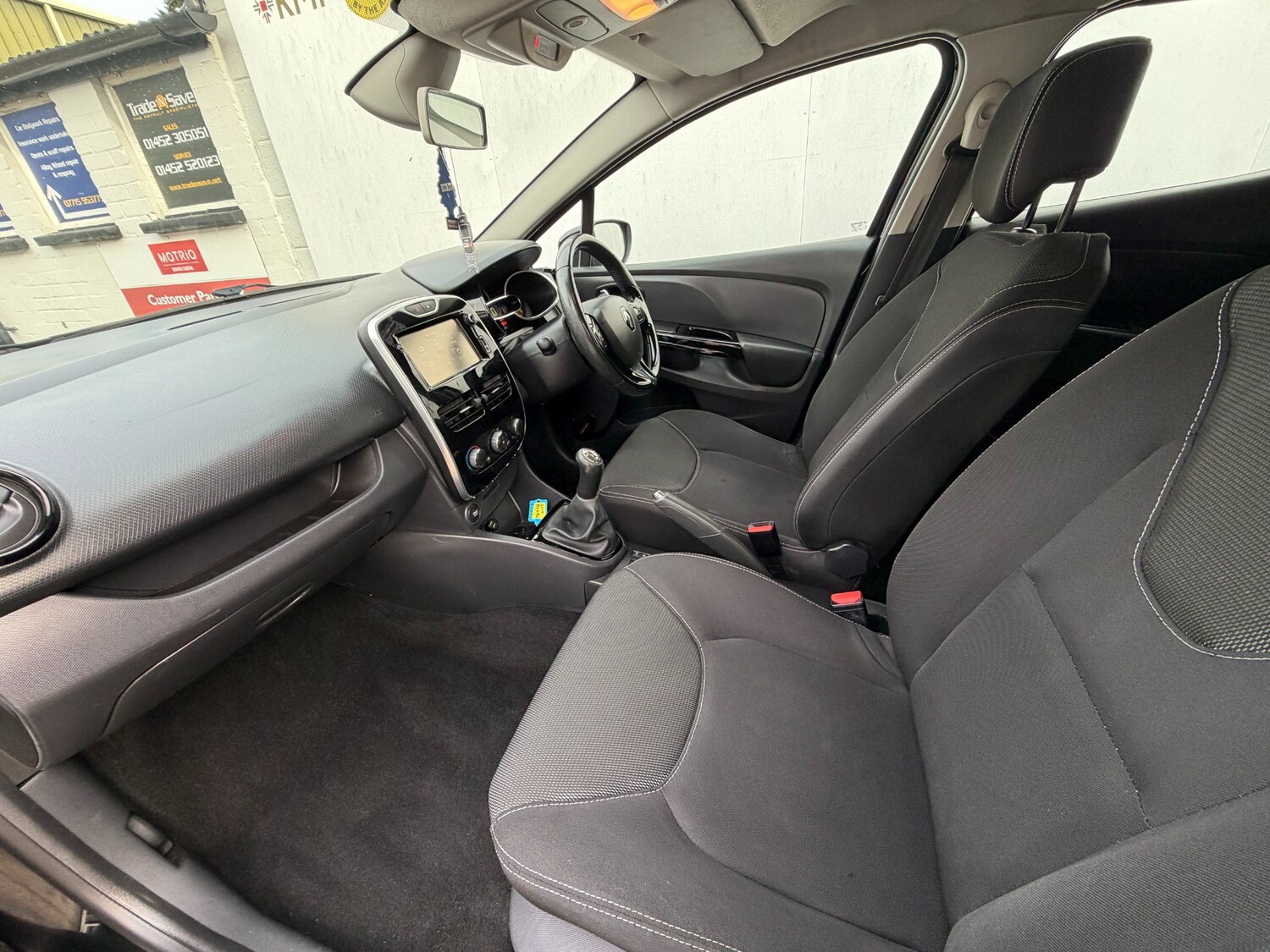 Used Renault Clio 2015 for sale - 77592920: Photo 16