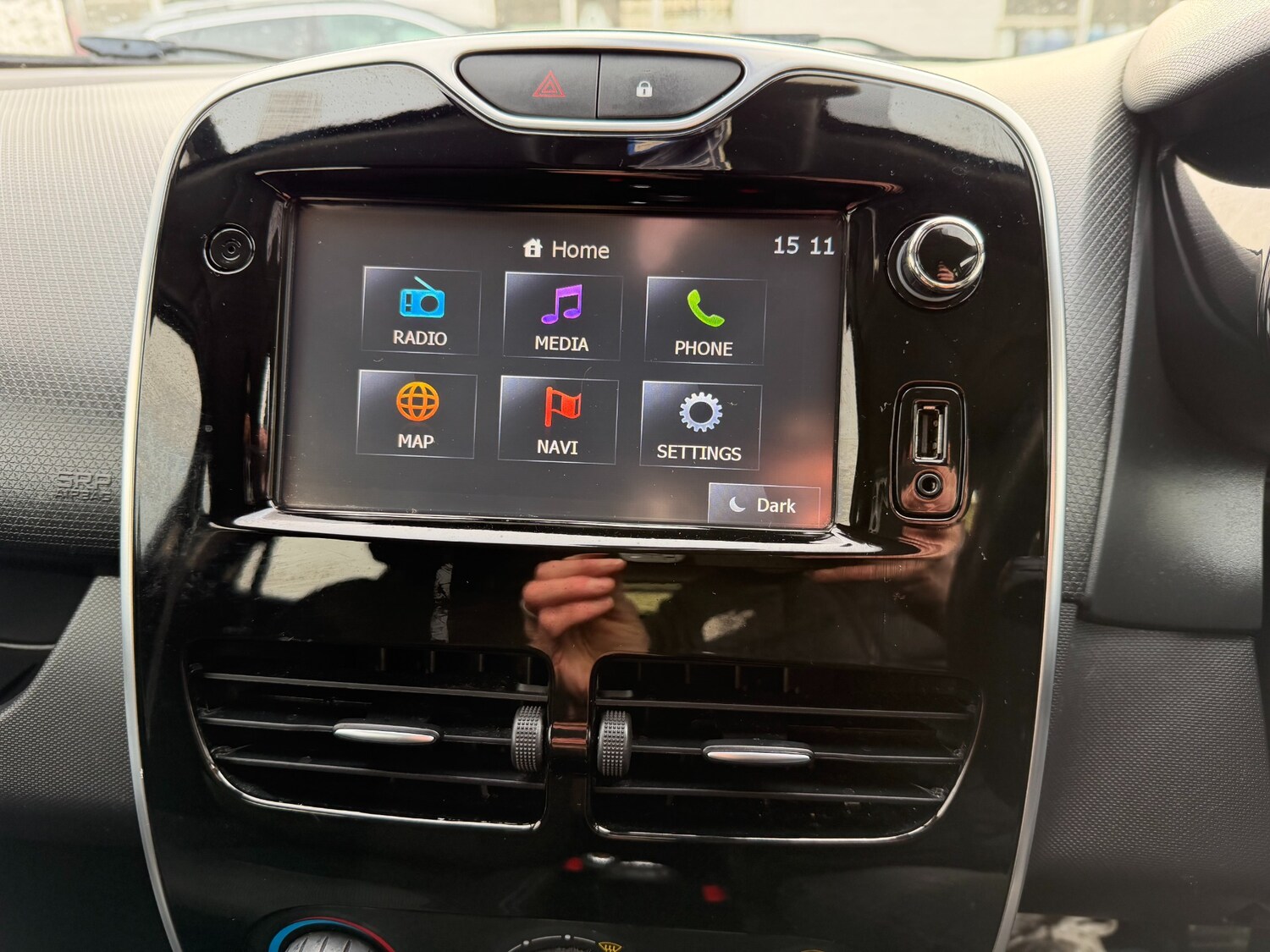 Used Renault Clio 2015 for sale - 77592920: Photo 19