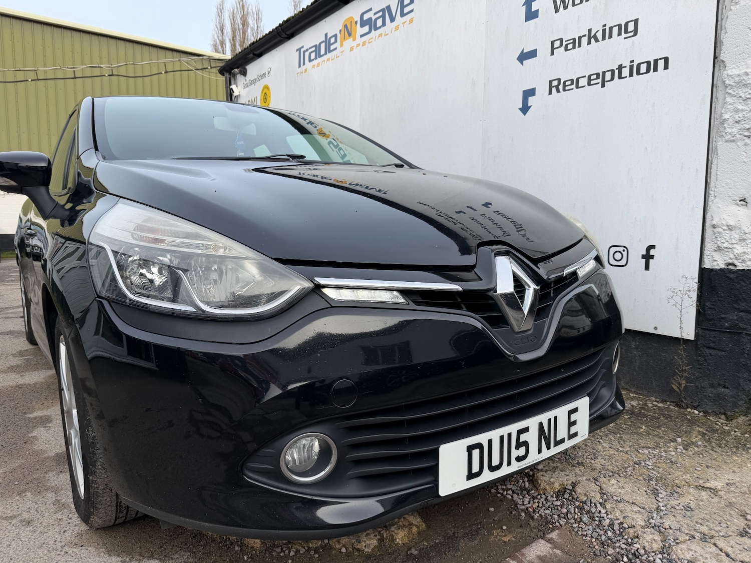 Used Renault Clio 2015 for sale - 77592920: Photo 2