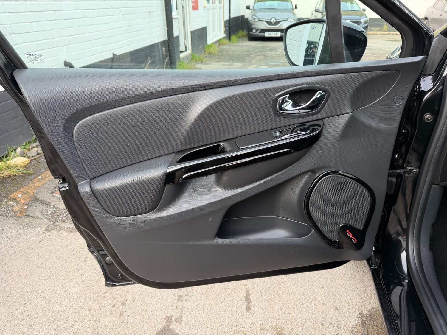 Used Renault Clio 2015 for sale - 77592920: Photo 20