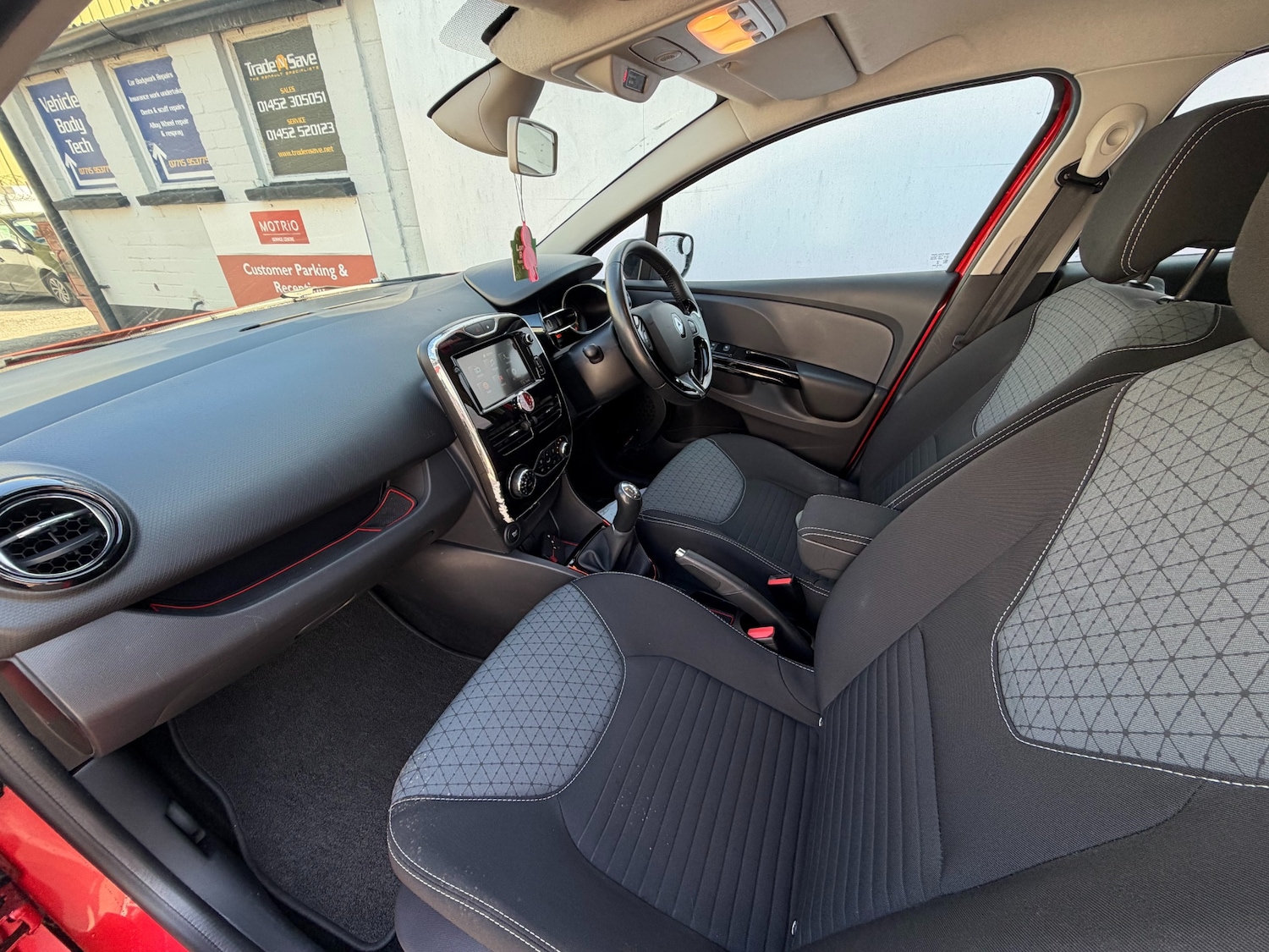 Used Renault Clio 2014 for sale - 77878093: Photo 15